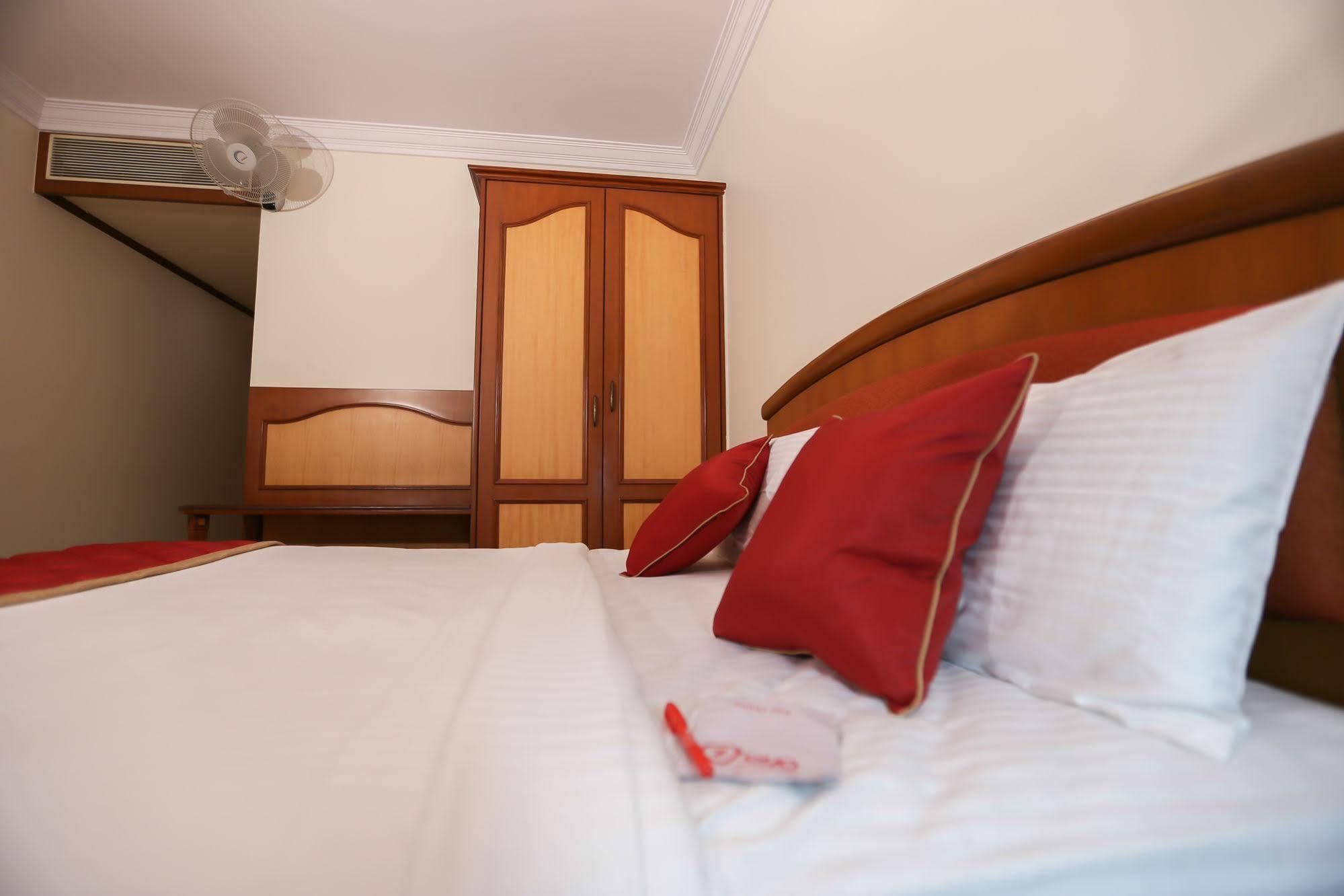 Grand Inn Bangalore Exterior photo